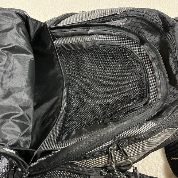 TARGUS Laptop Backpack Book bag Travel School Go Bag Straps Black Full Zip - Picture 9 of 10